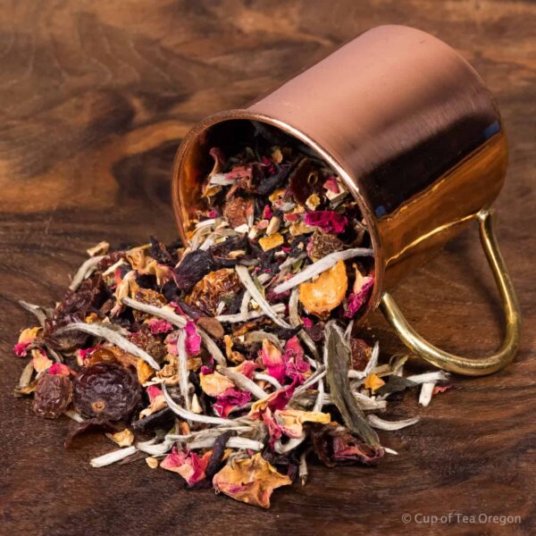 Moulin Rouge loose tea in cup