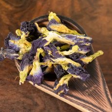 botanical-butterfly-pea-flowers-spoon butterfly pea flowers botanical tea in spoon